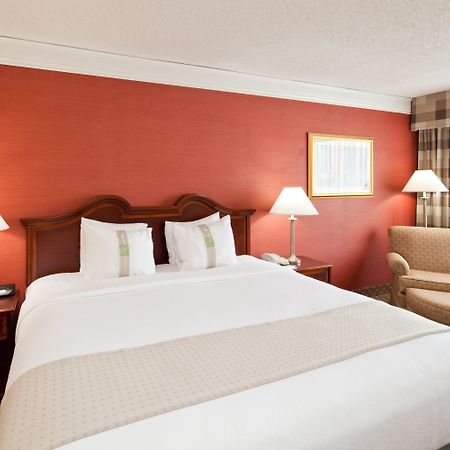 Holiday Inn Cleveland-Mayfield By Ihg Екстериор снимка