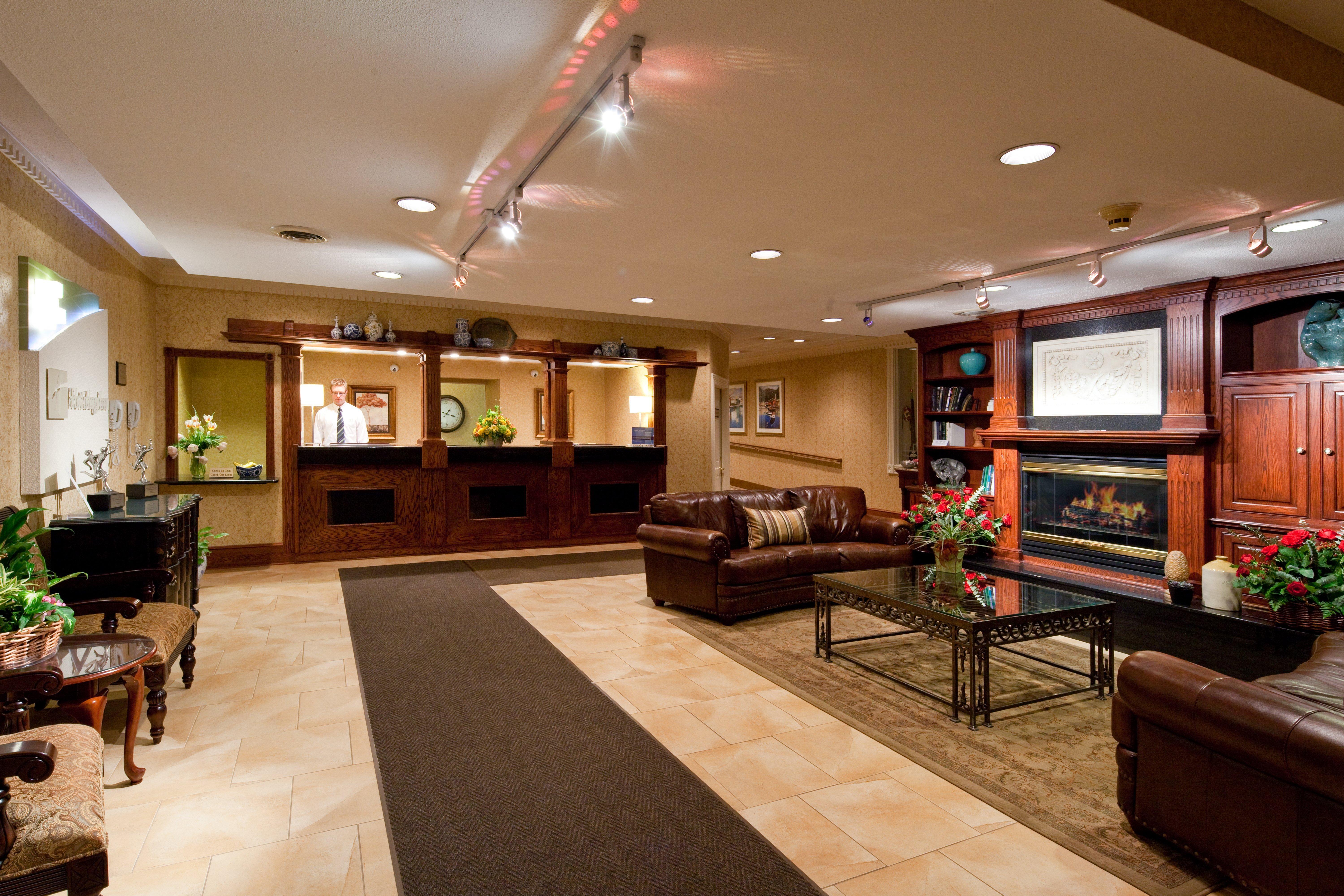Holiday Inn Cleveland-Mayfield By Ihg Екстериор снимка