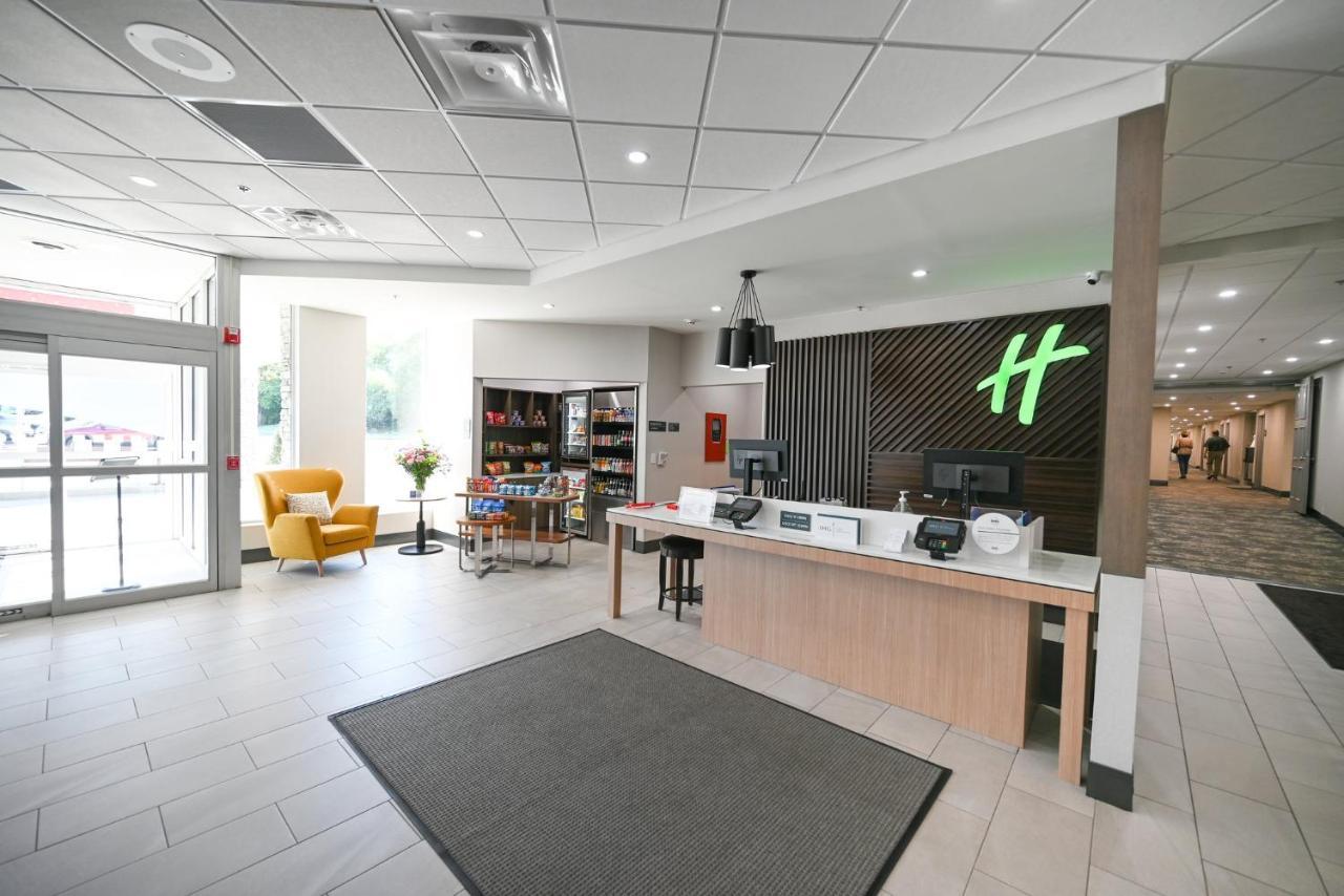 Holiday Inn Cleveland-Mayfield By Ihg Екстериор снимка