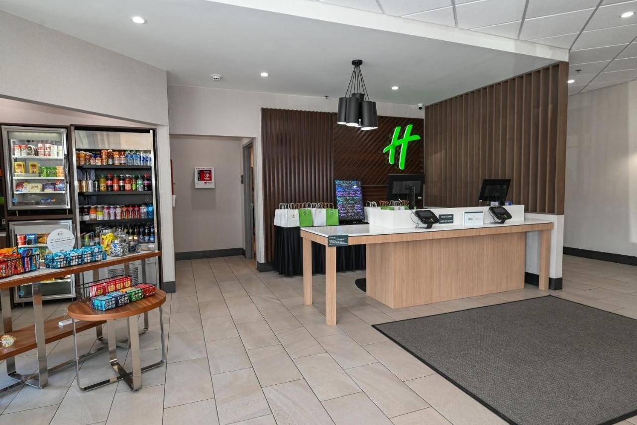 Holiday Inn Cleveland-Mayfield By Ihg Екстериор снимка