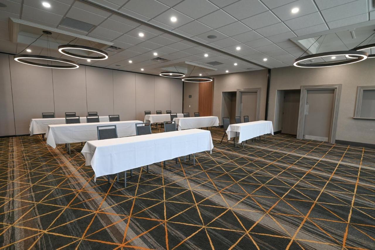 Holiday Inn Cleveland-Mayfield By Ihg Екстериор снимка