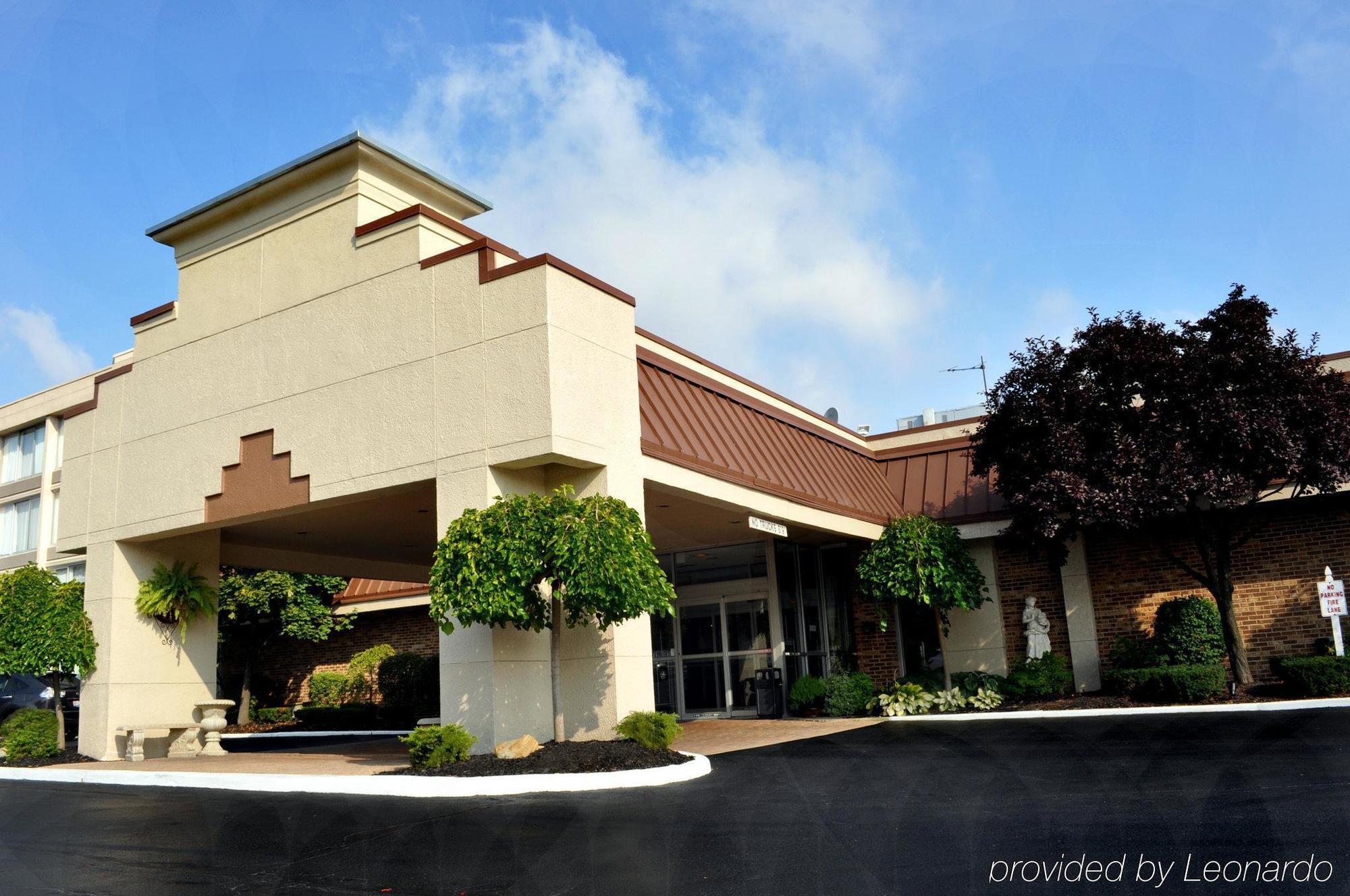 Holiday Inn Cleveland-Mayfield By Ihg Екстериор снимка
